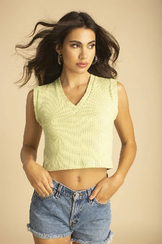 Act Fast Lima V Neck Muscle Crop
