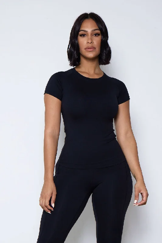 Extra Discounts ESSENTIAL CREWNECK TOP-BLACK