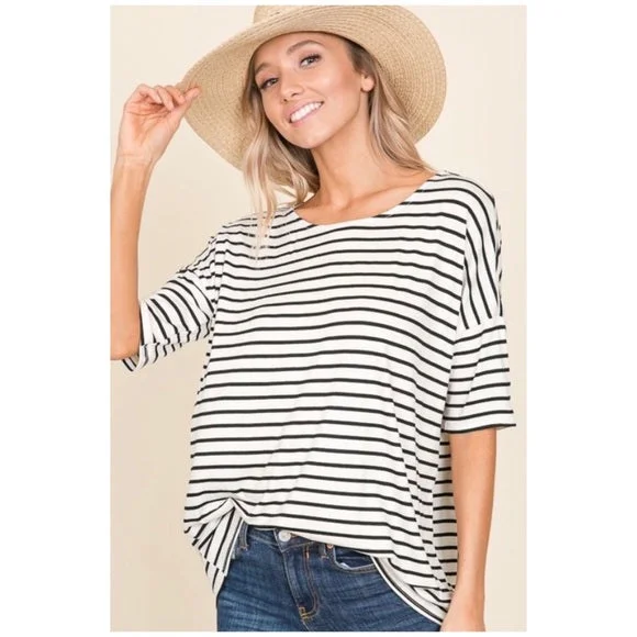 Instant Savings Black & White Striped Casual Relaxed Fit Casual Short Sleeve Top Women's