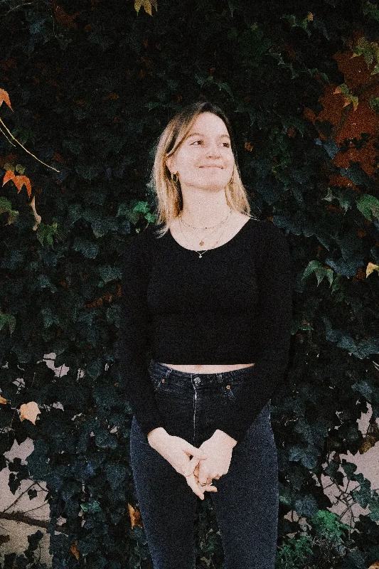 Weekend Deal cropped longsleeve - emma - black