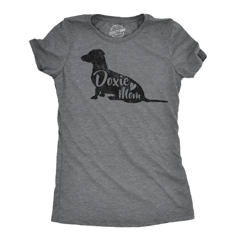 Today's Deal Doxie Mom Women's T Shirt