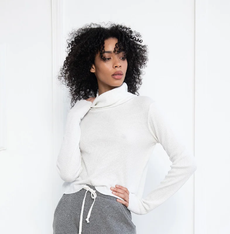 Online Deal White Lightweight Thermal Turtleneck