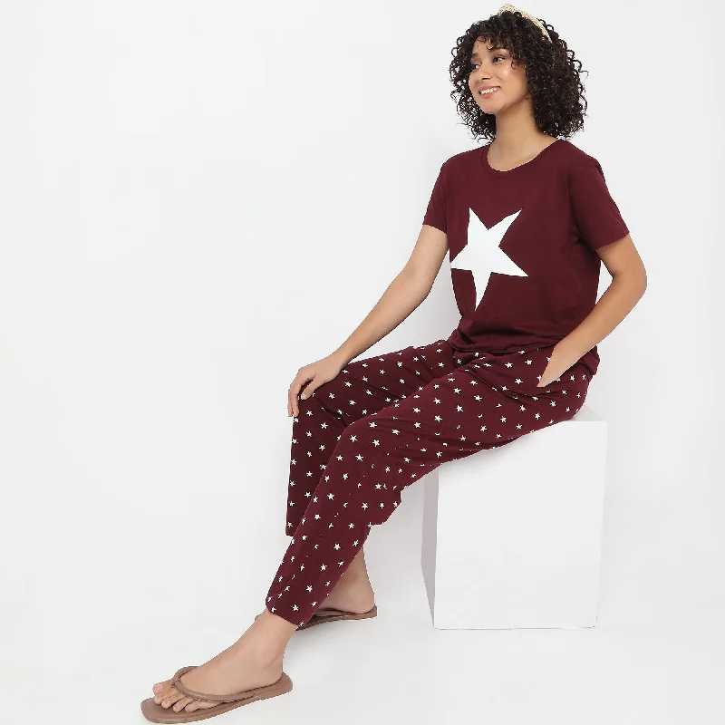 Weekend Deals That Thrill Regular Fit Graphic Lounge T-Shirt