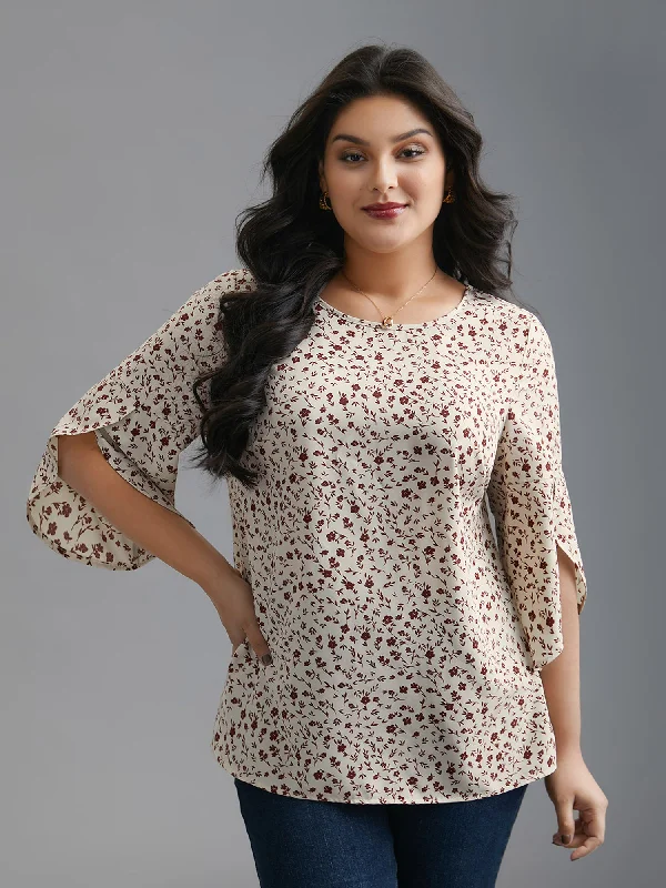 Weekend Discounts You Deserve Crew Neck Ditsy Floral Bell Sleeve Blouse