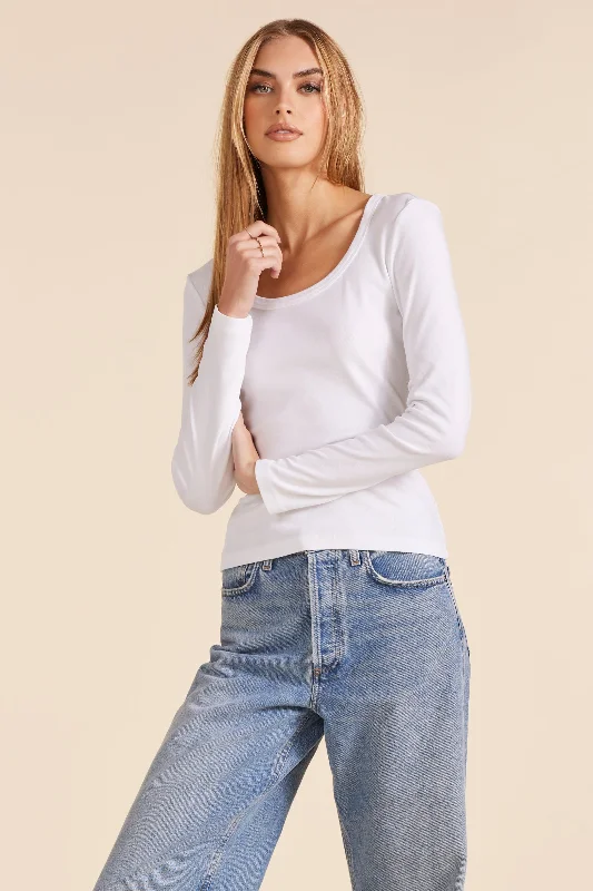 Clearance Event LONG SLEEVE SCOOPNECK TEE