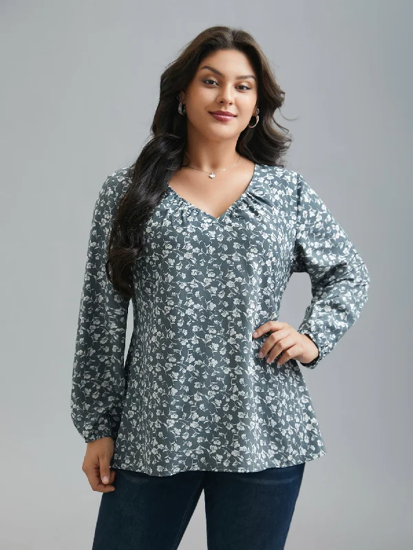 Reduced Prices V-Neck Floral Pleated Blouse