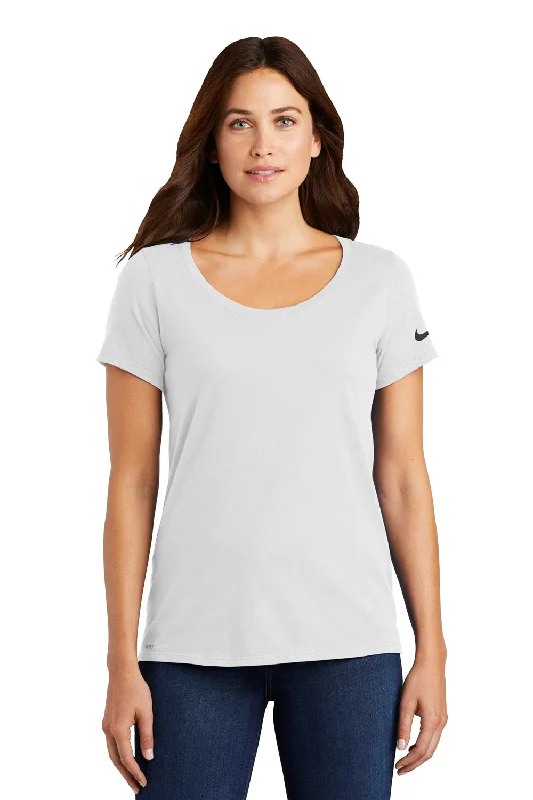 Massive Savings Nike Womens Dri-Fit Moisture Wicking Short Sleeve Scoop Neck T-Shirt - White