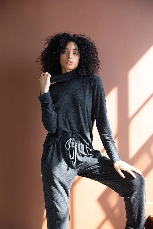 Weekend Shopping Bliss Black Long Sleeve Relaxed Turtleneck
